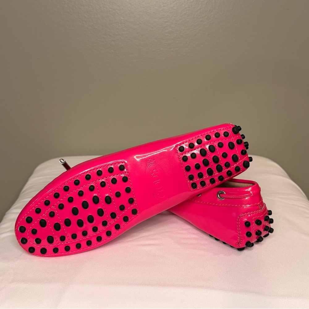 Tod’s Gommino Pink Patent Leather Driving Loafers – Size 36.5 - Picture 4 of 6